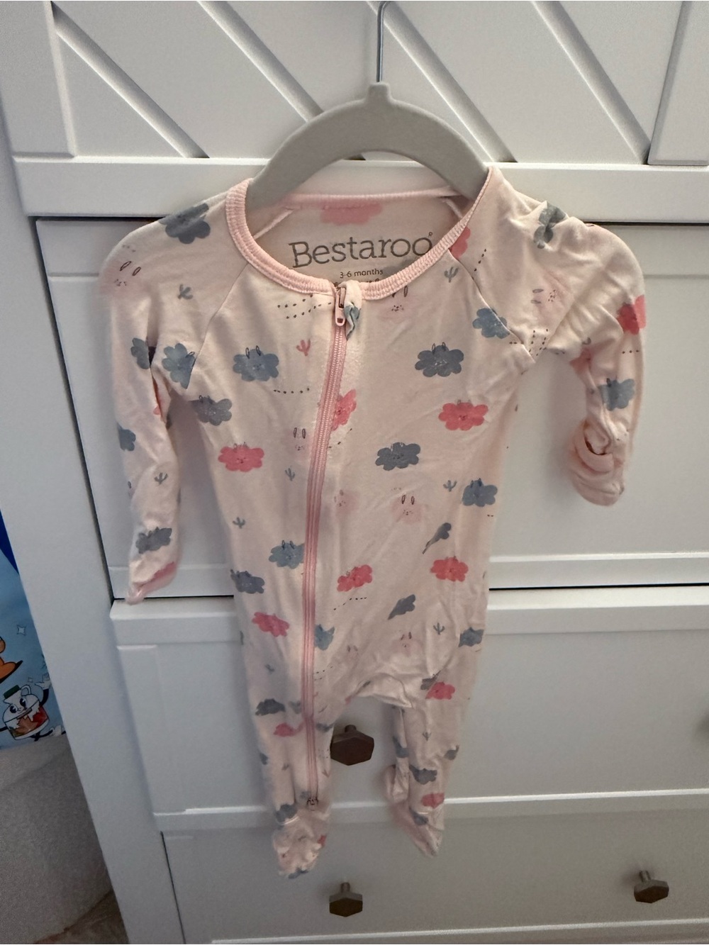Bestaroo Pink Cloud-Print Zipper Footed Pajamas for Babies